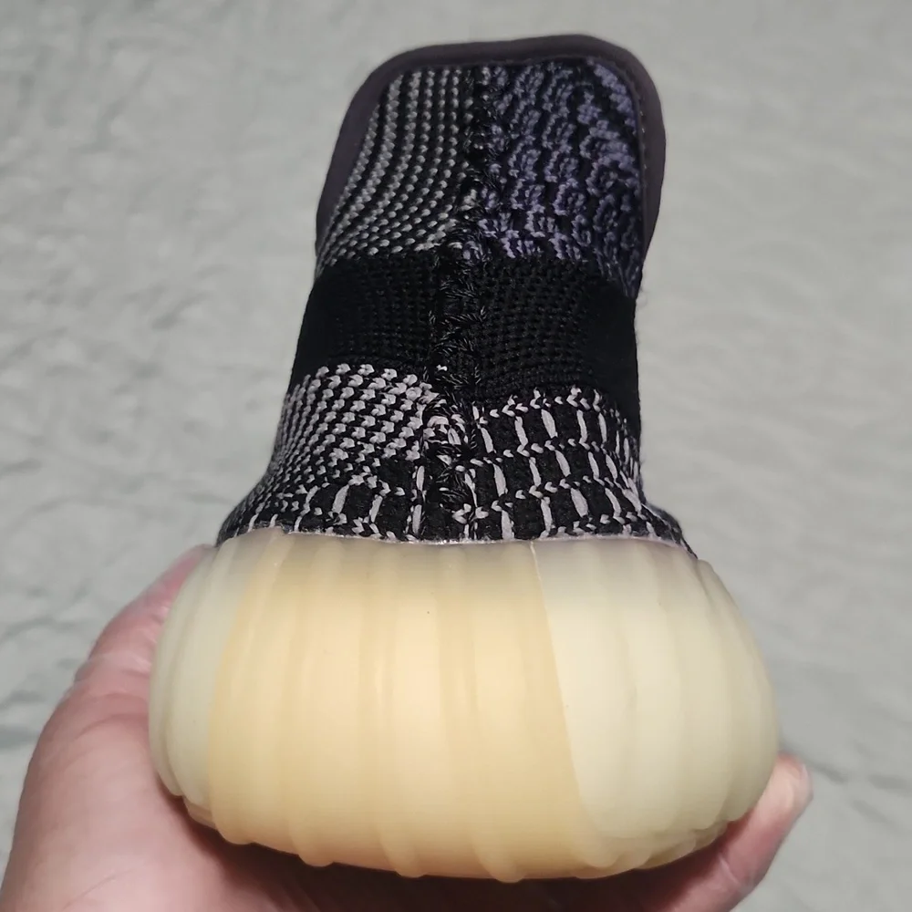 ADIDAS YEEZI BOOTS 350 CARBON Men's 12 1/2. - Picture 7 of 15